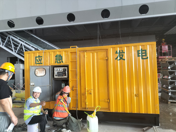 阜城怎样判断空气滤清器是否需要更换？